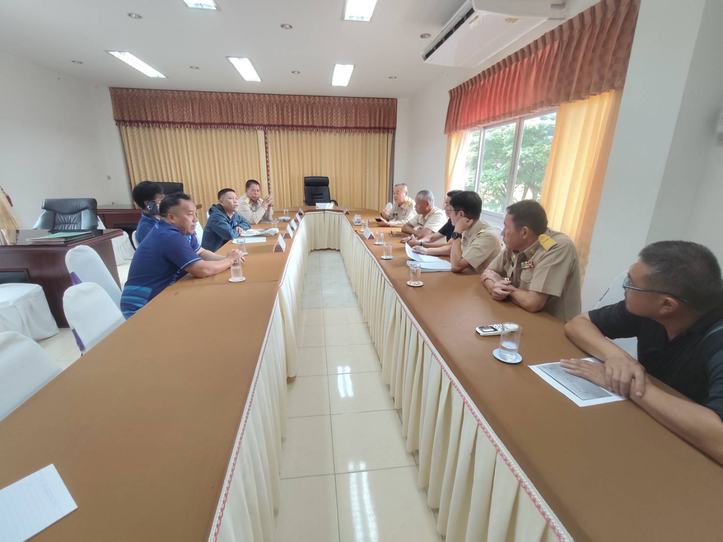 ประชุมการขอสนับสนุนโครงการก่อสร้างฝายบ้านบ่อก้าง